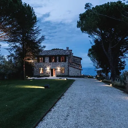 Todi - Di Lusso Con Piscina A Sfioro E Vista A 360°